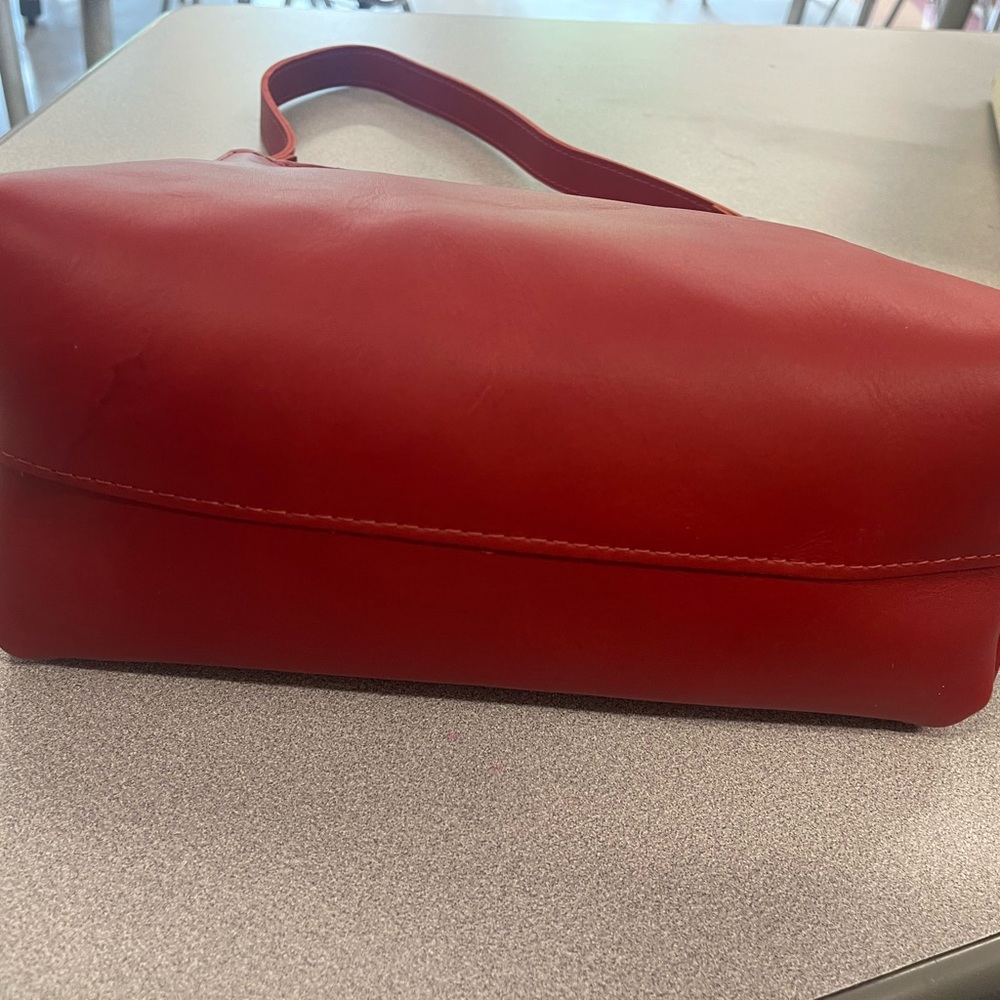 New  Portland Leather Goods Ruby Leather Triangle Shoulder Bag - Picture 9 of 9